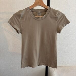 Aritzia seamless tshirt